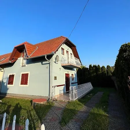 Apartment Balatonfenyves Дом отдыха Балатонфеньвеш